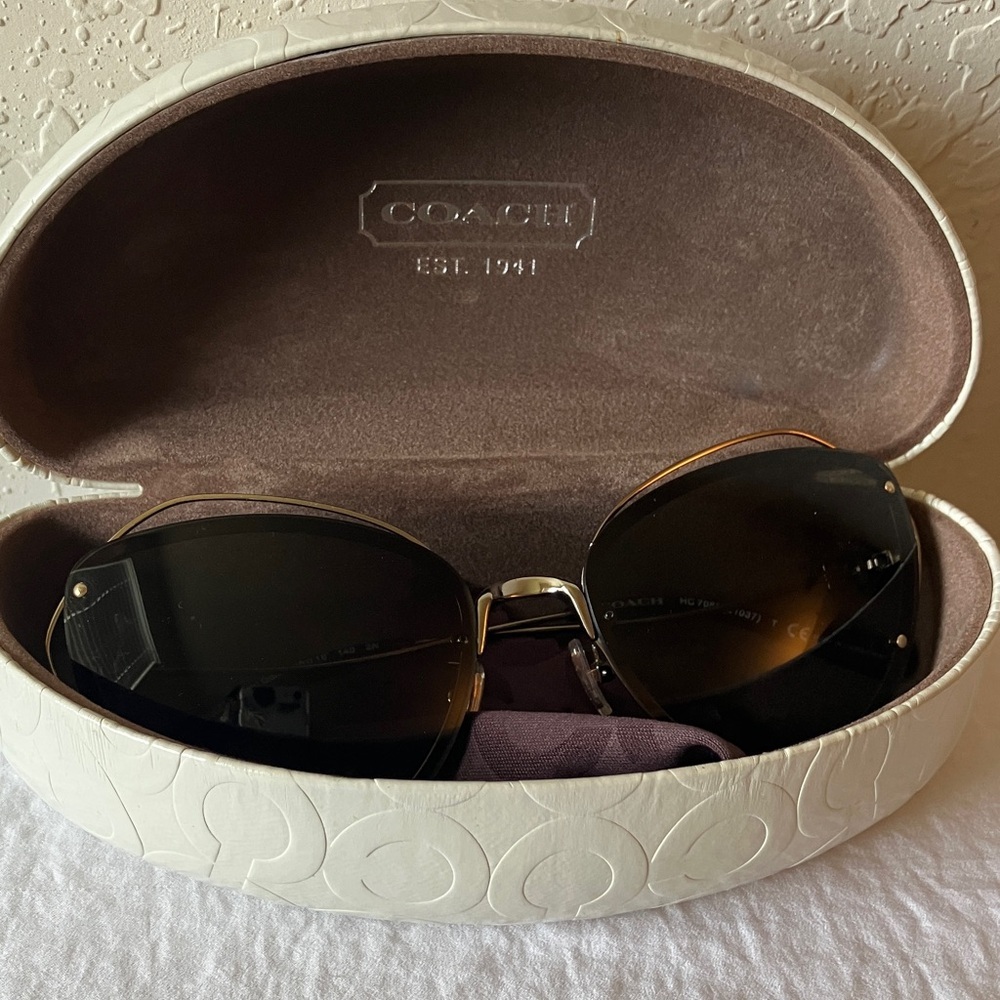 Coach: Light Gold (L1037) Sunglasses- Cat Eye Frame- Case & Cloth - Picture 16 of 16